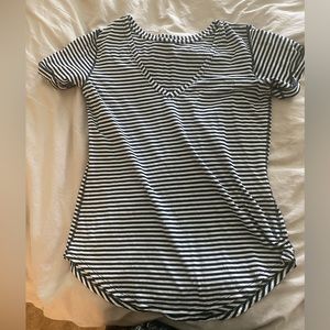 Lululemon Stripe Top Shirt Medium V-Neck